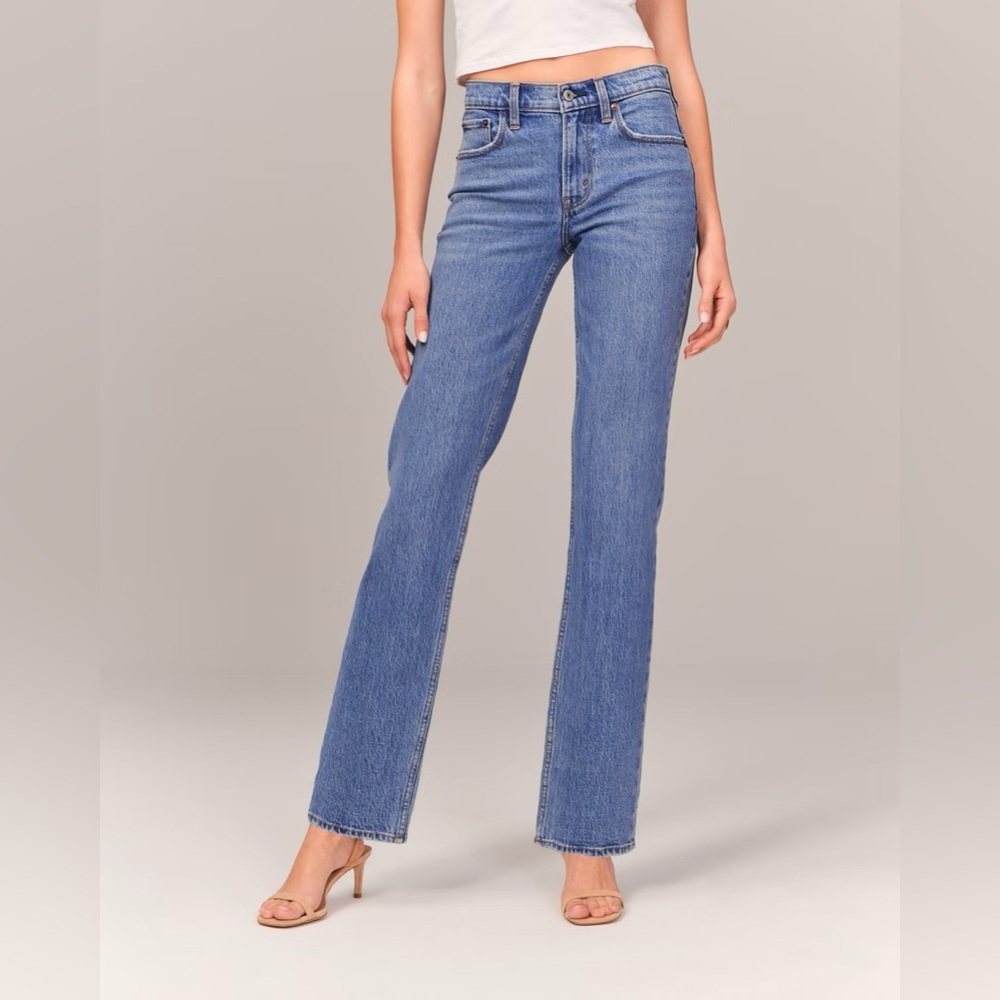 Abercrombie & Fitch
The 90’s Straight
Ultra High Rise